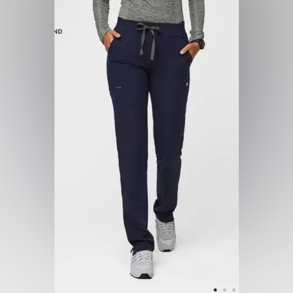 Figs Yola With Scrunch Back Waist Scrub Bottoms In Navy